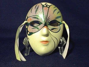 Vintage Porcelain Ceramic Jester Wall Hanging Art Mask 4 7/8 Inch Height - Picture 1 of 3