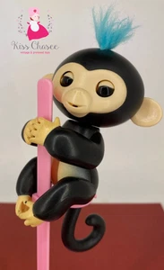 WowWee 2016 ❤ Fingerlings ❤ Black Baby Monkey : FINN - Interactive Pet - Imagen 1 de 4