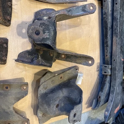 PERCHAS DE RESORTE CHEVY GMC CAMIÓN 4X4 TRASERO 73-87 BLAZER SUBURBANO 73-91 OEM Foto 1 de 4