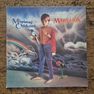 LP Marillion - Misplaced Chilhood EMI 64 2403401 Made In Italy 1985 Rock Vinyl - Foto 1 di 6