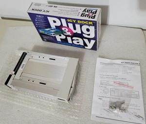 Icy Dock Plug & Play Mobile Rack IDE MB123AK Beige - New old stock - Picture 1 of 12