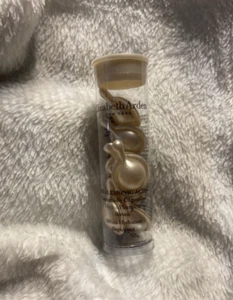 ELIZABETH ARDEN HYALURONIC ACID Ceramide Capsules HydraPlumping Serum 7 Capsules - Picture 1 of 2