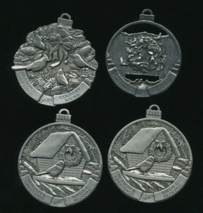 2000 2003 2004 Lot Seasons Greetings Pewter Birds & Blooms Christmas Ornaments - Foto 1 di 3