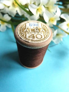 335B/ Beautiful Vintage DMC Cotton Thread Bobbin Alsa No. 40 Brown No. 898 - Picture 1 of 1