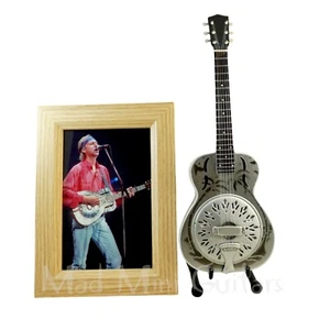 Miniature Guitar MARK KNOPFLER + PHOTO 6X4. DIRE STRAITS. Dobro - Picture 1 of 4