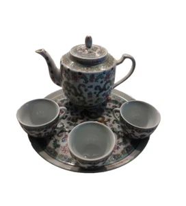 Seltene grüne ostasiatische Rose Teekanne mit 4 Drachen mit 3 Tassen und Tablett Set, Jh. - Bild 1 von 23