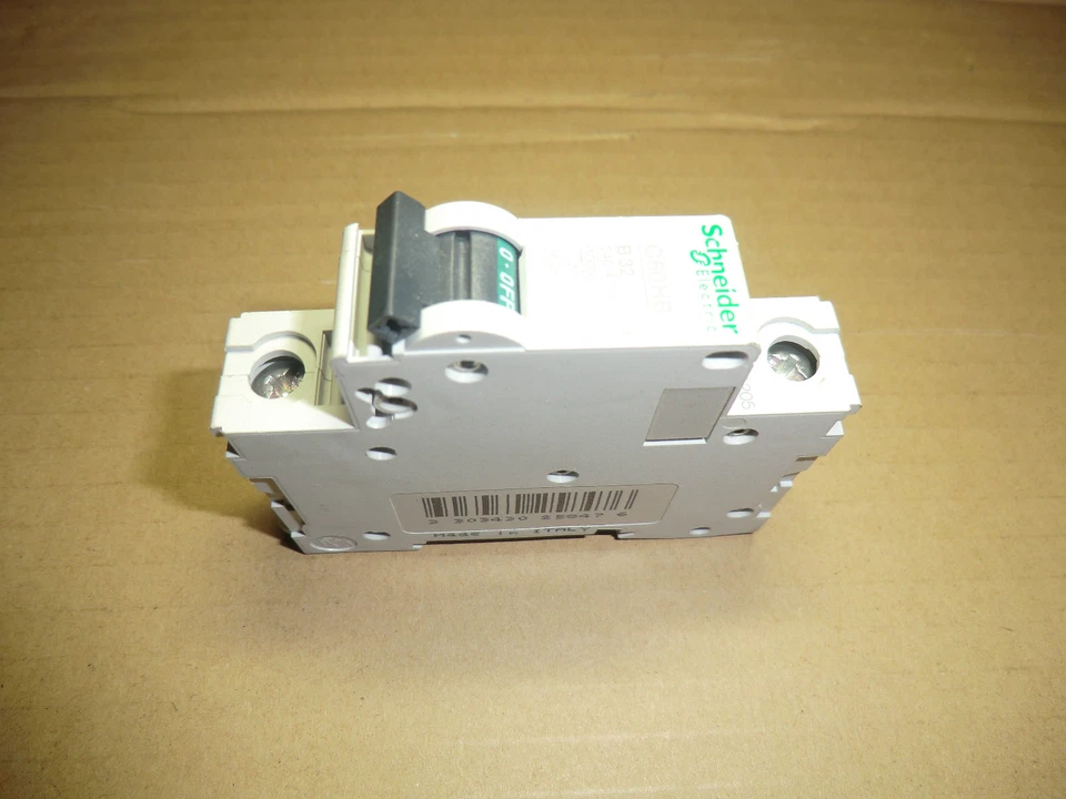 SCHNEIDER ELECTRIC C60HB B32 CIRCUIT BREAKER NEW - Image 1 of 1