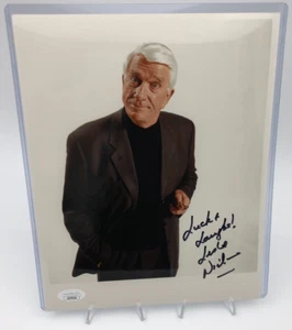 LESLIE NIELSEN JSA AUTO Signed 8x10" PHOTO Comedian Movie POLICE SQUAD AIRPLANE! - Picture 1 of 7