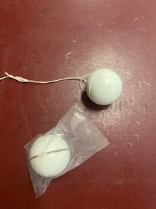 White Ball Yo-Yo - Picture 1 of 3