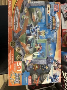 Mega Bloks 95423 Skylanders Giants Ultimate Battle Arcade 2012 BNIB & Sealed - Picture 1 of 6