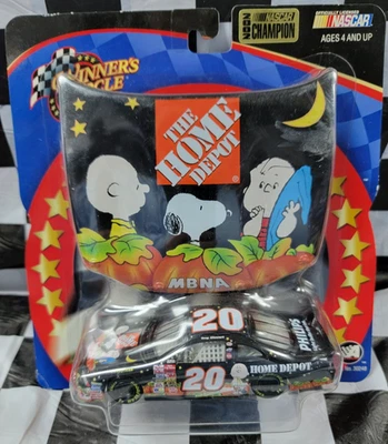 Tony Stewart #20 2000 Home Depot PEANUTS HALLOWEEN escala 1:43 círculo de ganadores Foto 1 de 4