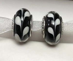 (2) RETIRED Authentic PANDORA Black/White Swirly Swirl Murano Beads #790676 - Picture 1 of 4