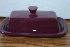 COVERED BUTTER DISH claret wine NEW HOMER LAUGHLIN FIESTA NWOT - Picture 1 of 3