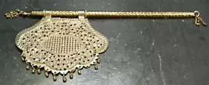 Antiguo ventilador de mano perseguido templo oriental plateado sobre cobre 12" x 4" muy buen estado - Imagen 1 de 8