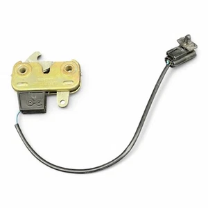 Porsche 911 964 C2/C4/Turbo 1989-1994 OEM Rear Deck Lid Catch Lower 96551205201 - Picture 1 of 6