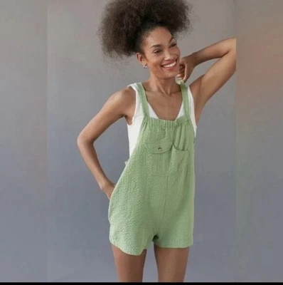 Urban Outfitters Mameluco Pantalones Cortos Algodón Lino Verde Mono Baberos Bolsillos Grandes Foto 1 de 4