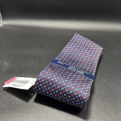 New Roundtree Yorke Tie Men's Blue Easy Care Stain Resistant 100% Silk 4" Wide - Image 1 of 4