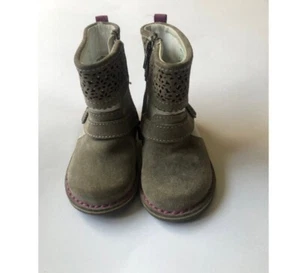 Stride Rite Girls Medallion Alice Suede Leather Boots Laser Cutout Flower size 4 - Picture 1 of 6