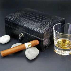 Brizard and Co. Humidor -Black Caiman Pattern with Buffalo 12 / 20 Count. NIB - Picture 1 of 4