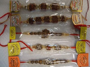 Braccialetto Artigianato Indiano Rakhi Fratello Raksha Bandhan Fascia Amicizia - Foto 1 di 11