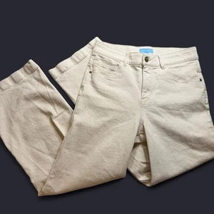 Pantalones de mezclilla para mujer Draper James color crema y tostado - Imagen 1 de 3