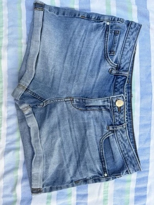 Lauren Conrad Jean Shorts Cuffed Women’s Size 8 Casual Denim - Image 1 of 3