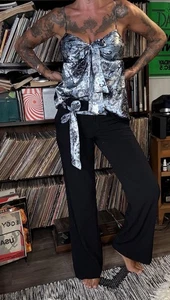 Pantaloni larghi vintage Y2K anni 2000 3 pezzi top raso e neri vita bassa con cintura set RARI - Foto 1 di 24