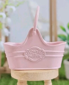 Miniature Dollshouse Accessories Pink Bucket With Handle Made Of Metal 1:12th - Picture 1 of 5