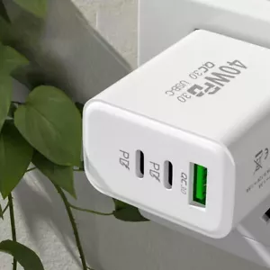 3-fach Schnell Ladegerät 40W Netzteil 2x USB-C 1x USB Charger Mehrfach Stecker - Bild 1 von 24