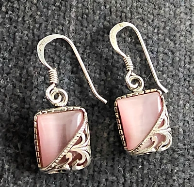 Висячие серьги из стерлингового серебра 925 пробы с розовым перламутром — квадратный вырез с завитком - Изображение 1 из 4