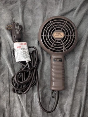 Vidal Sassoon Pro 1600 Watt Diffuser Round Dryer Compact Vintage - Image 1 of 3
