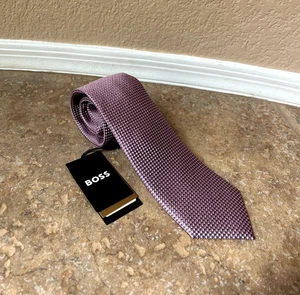 Hugo Boss 100% Silk Mens Tie Necktie Light Pink Geo Print Made in Italy $98 NWT - Picture 1 of 7