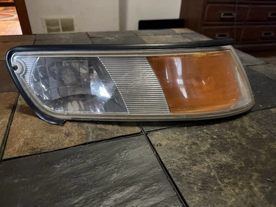 1998 Mercury Grand Marquis Right Side Fender Mounted Corner Turn Park Light  - Image 1 of 4
