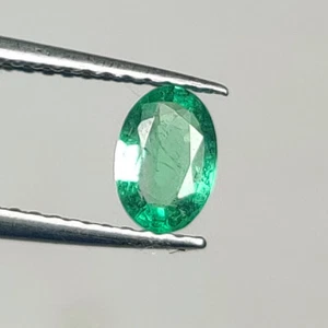 0.42 CT - Natural Zambian Emerald Shiny Luster Green Gem Oval Shape -7172 - Picture 1 of 2