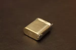 Kristall - Quarz - 5550 KHZ - 5.55 MHZ - CR-18/U Hülle - GRC-9 - Photo 1/2