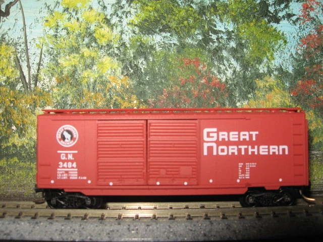 MTL N SCALE #23200 40' STD BOX CAR DBL DOOR GN #3249 - Image 1 of 1