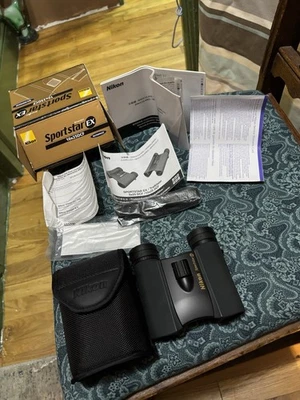 Водонепроницаемый бинокль Nikon Sportstar EX 10x25 DCF с руководством по ремешку чехла - Изображение 1 из 4
