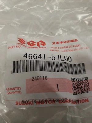 Suzuki OEM Rear Stabilizer Sway Bar Bushing 2010-2013 Suzuki Kizashi 46641-57L00 - Image 1 of 4