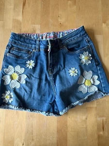 Mini Boden Daisy Applique shorts. Sz 13 yrs. - Picture 1 of 5