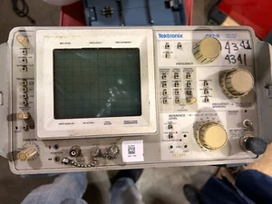 Tektronix 492 /6 Spectrum Analyzer,  1 KHZ - 1.8 GHZ PORTABLE - Picture 1 of 12
