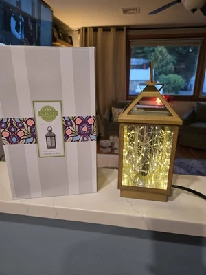 Calentador de brillo y brillo Scentsy  Foto 1 de 2