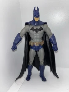 Mattel Batman DC Comics Modellino blu e grigio scuro 7" posabile snodato - Foto 1 di 7