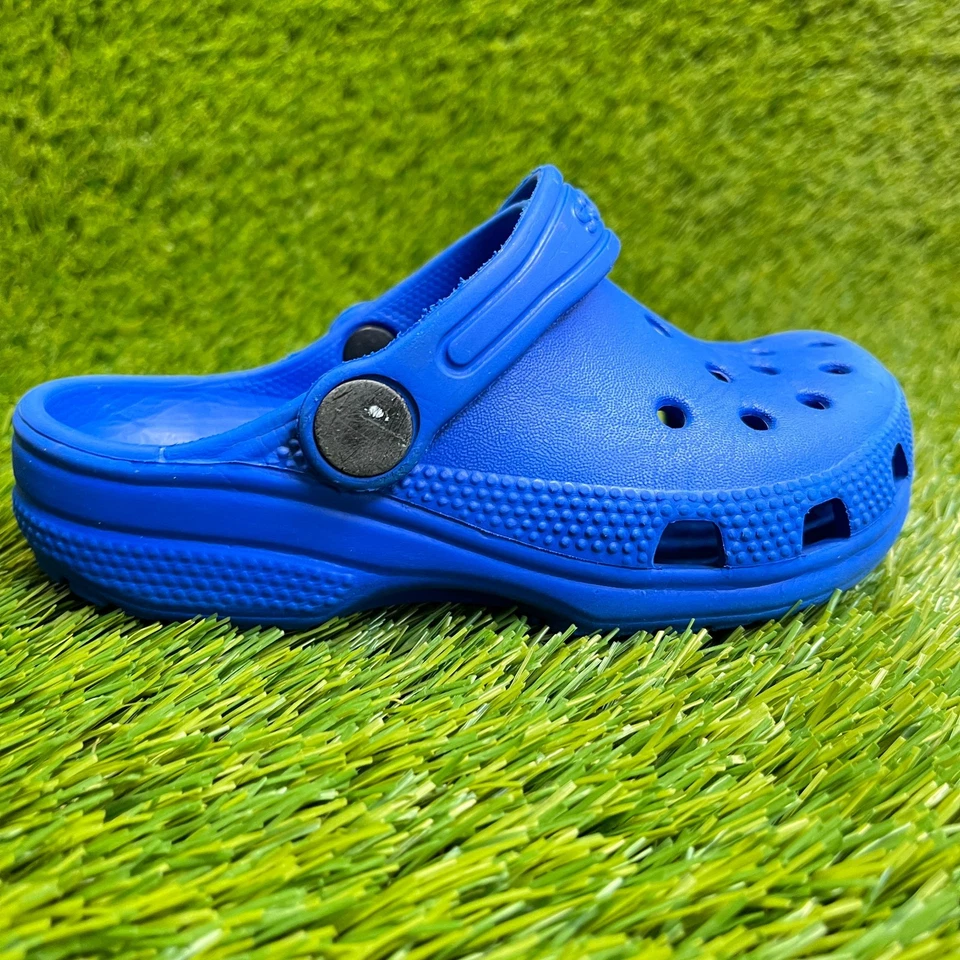Босоножки без шнуровки Crocs Classic для мальчиков размер 10C синие пляжные для прогулок на открытом воздухе - Изображение 1 из 4