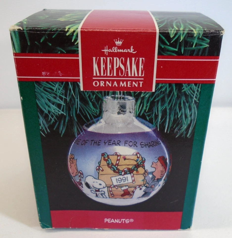 Hallmark Keepsake Ornament 1992 Norman Rockwell Art Glass Ball Saturday Evening