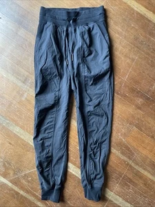 Lululemon Tanzstudio Hose Damen 2 Beyond the Studio Jogger schwarz Stretch A4 - Bild 1 von 9