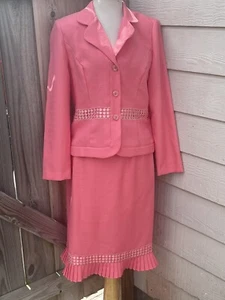 Koret Women's 2 pc Suit Pink Skirt has elastic waist on very good condition 8 - Picture 1 of 3