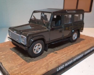 Land Rover Defender 110 Station LWB TDi TD5 1:43 Scale Dark Green James Bond - Picture 1 of 9