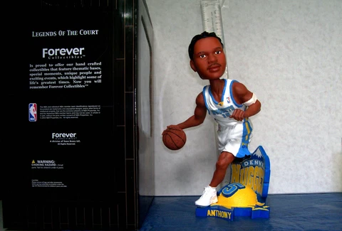 2003 CARMELO ANTHONY 10 INCH ROOKIE BOBBLEHEAD DENVER NUGGETS MINT #174 Cover
