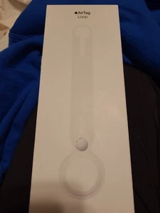GENUINE Apple AirTag Loop WHITE Sealed Box NEW! - Picture 1 of 4