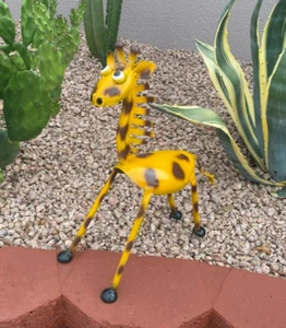Metal Giraffe Yard Art Garden Decor - Picture 1 of 2
